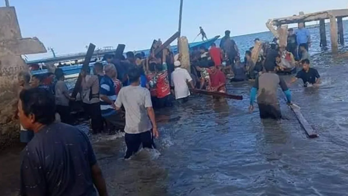 Endonezya’da seçim mitinginde facia! Çöken köprüde 7 kişi öldü