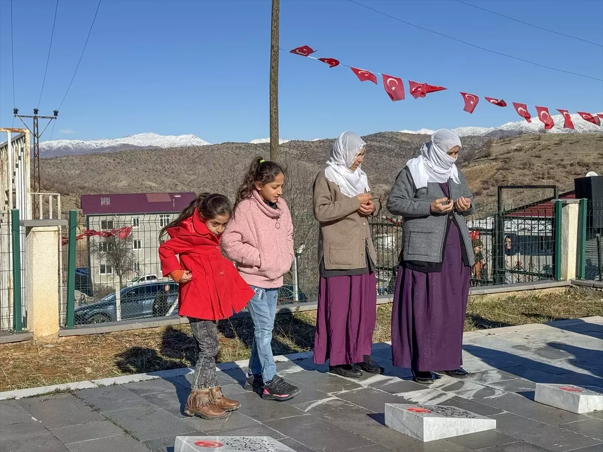 Diyarbakır’da terör örgütü PKK’nın katlettiği 23 kişi törenle anıldı