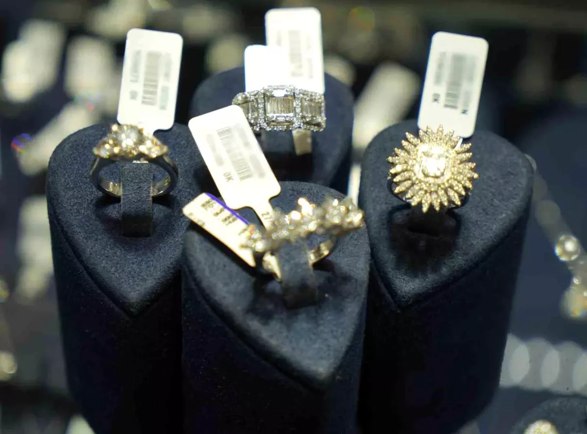 Pırlantaya İlgi Azalıyor